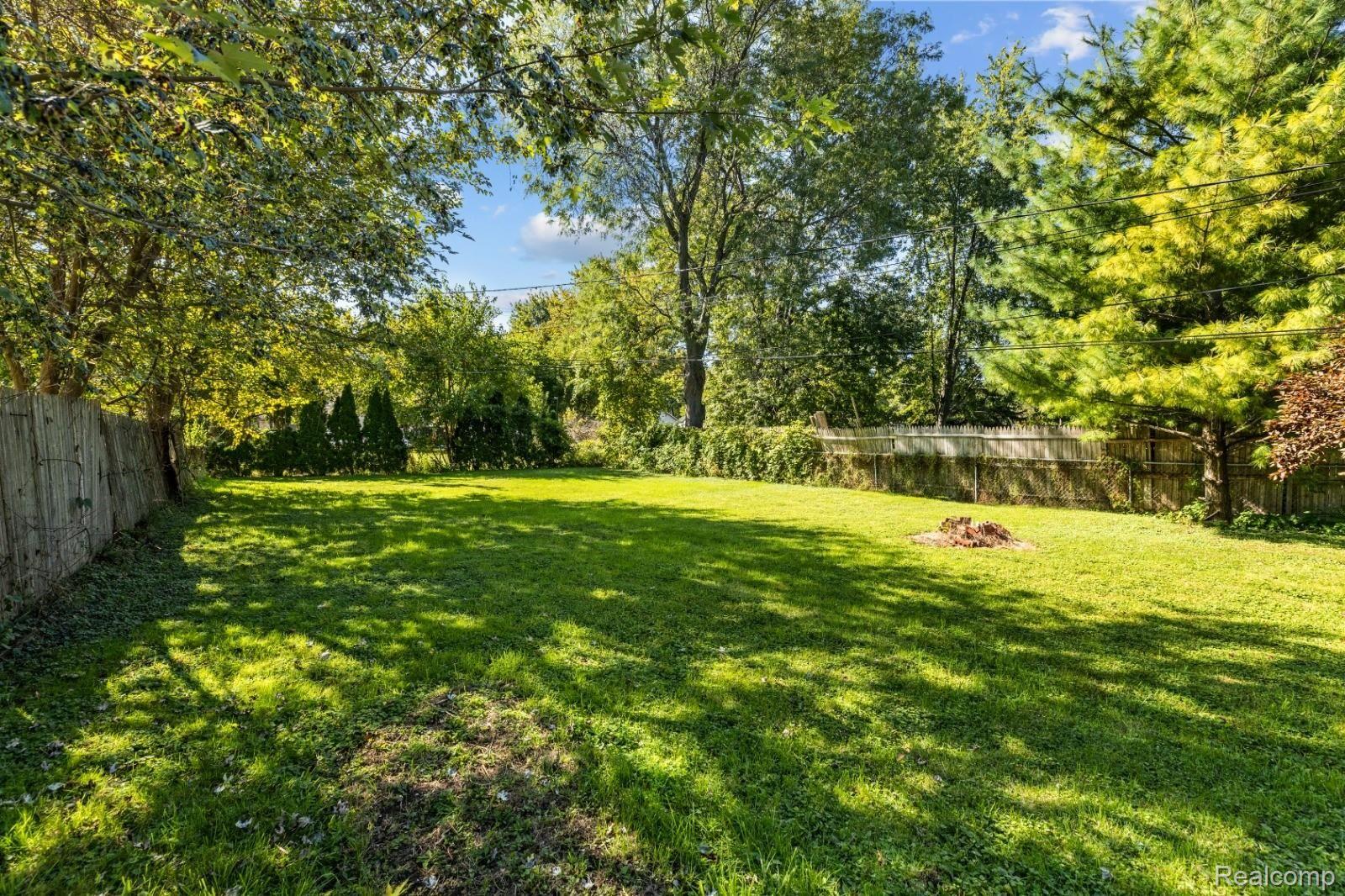 7250 Stephens Road Center Line, MI 48015 - Photo 3 of 10 39d868a6-ed10-470b-894d-d444a5b87976.jpg