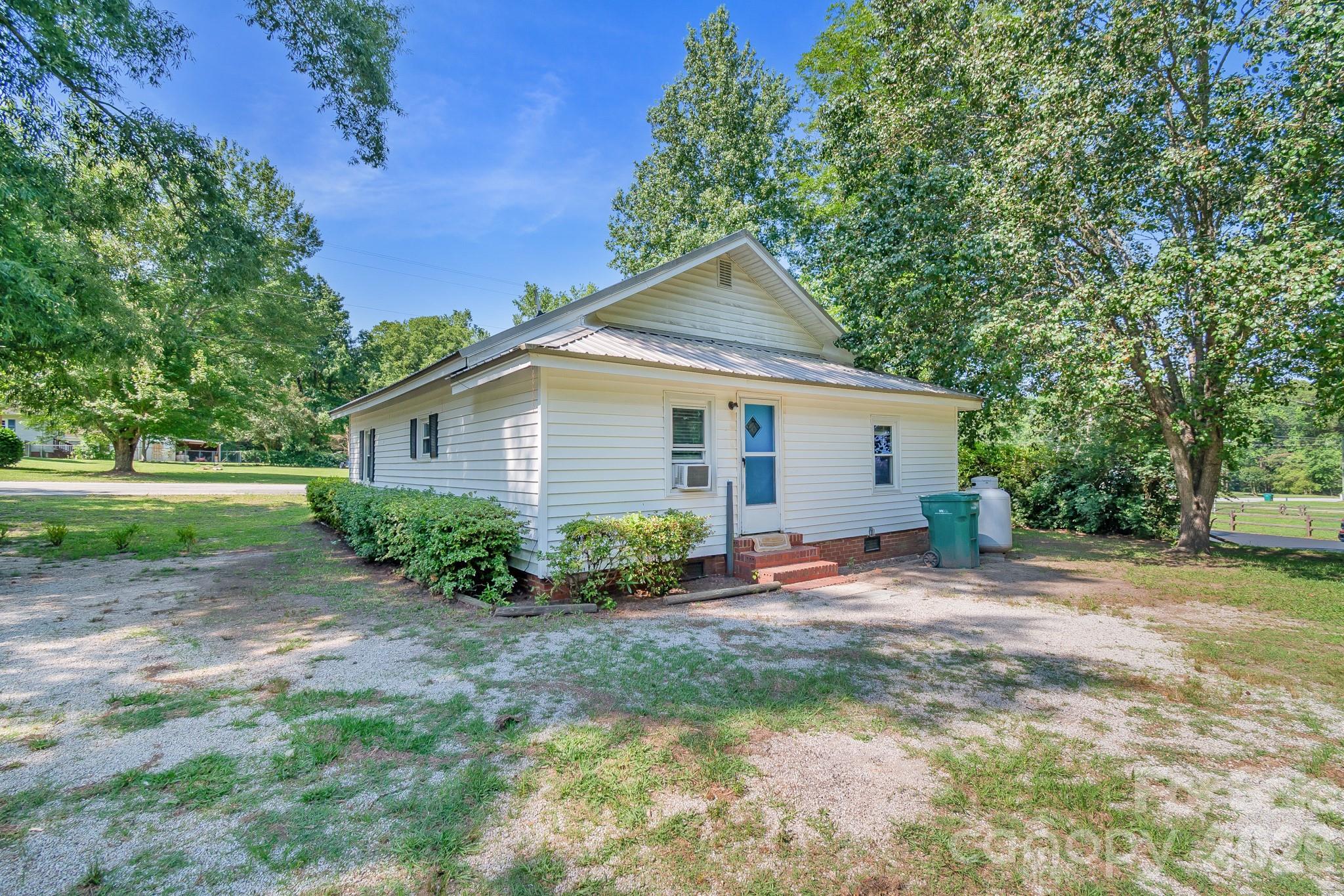 208 Church Street Jefferson, SC 29718 - Photo 11 of 48