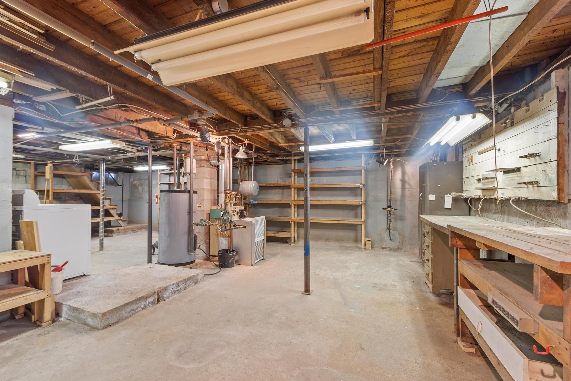 2079 Wellington Road Manchester, NH 03104 - Photo 20 of 24