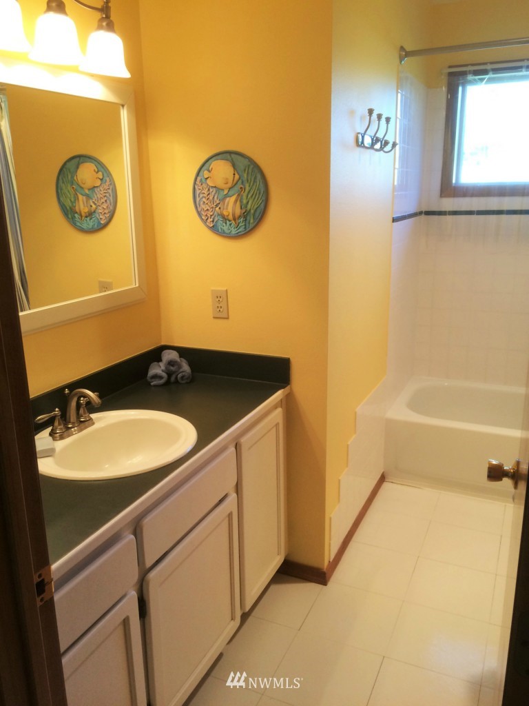 8191 Sehome Road Birch Bay, WA 98230 - Photo 10 of 25 Gallery Image 10