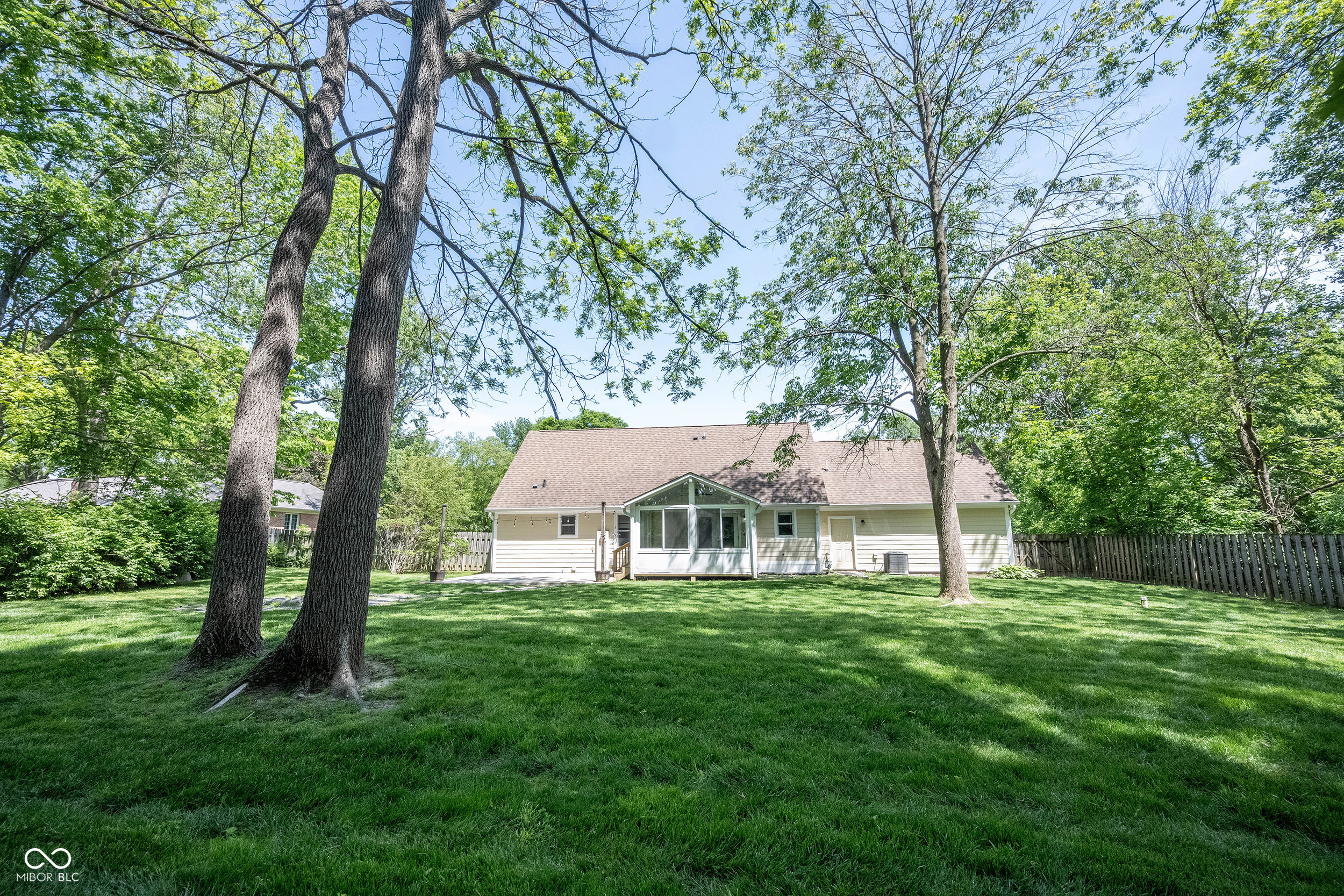 9861 Oakleaf Way McCordsville, IN 46055 - Photo 5 of 63