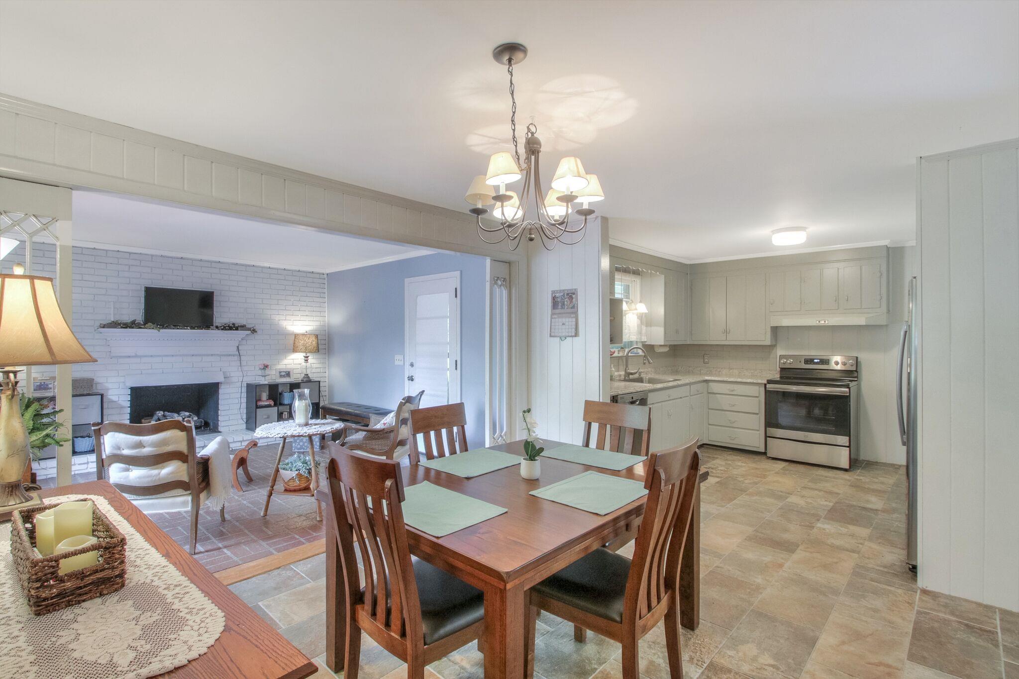 429 Franklin Limestone Road Nashville, TN 37217 - Photo 11 of 26 Kitchen opens into Den