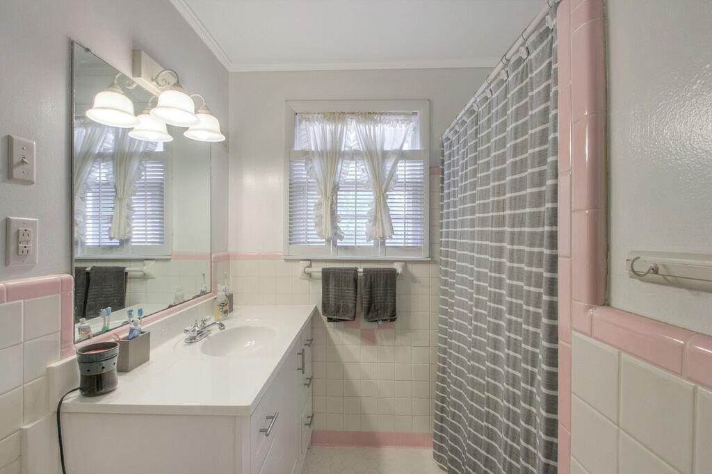 429 Franklin Limestone Road Nashville, TN 37217 - Photo 13 of 26 Main Bathroom