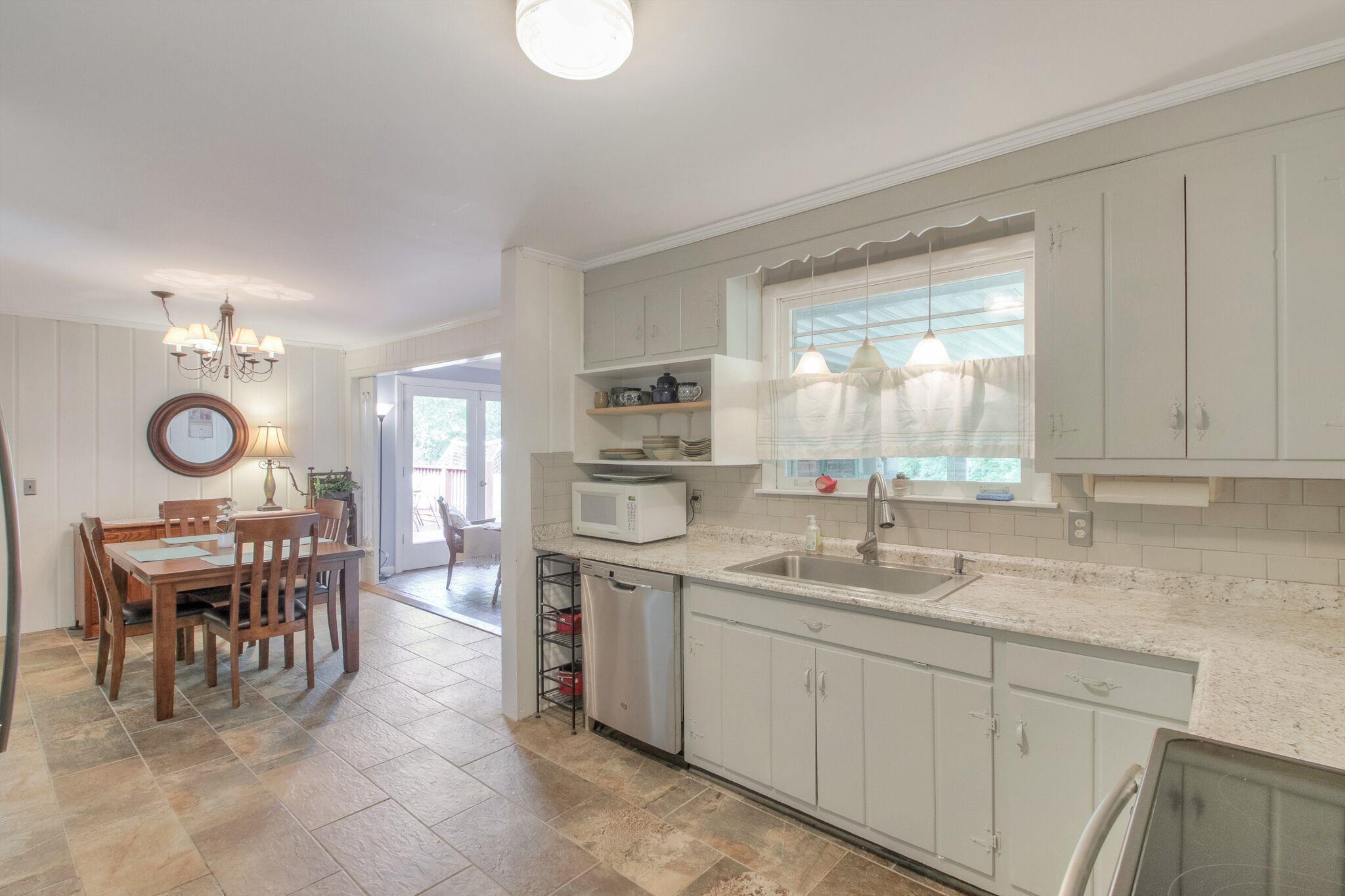 429 Franklin Limestone Road Nashville, TN 37217 - Photo 16 of 26 Eat in Kitchen