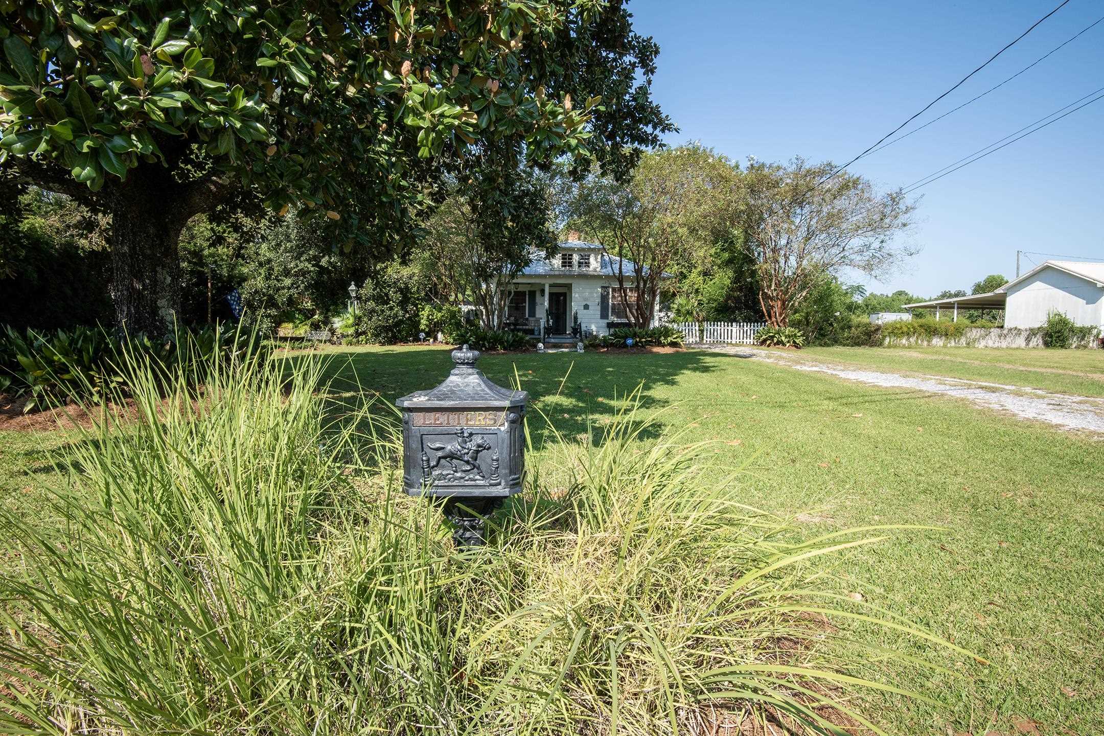 1011 Main Street Daphne, AL 36526 - Photo 5 of 42 Mailbox