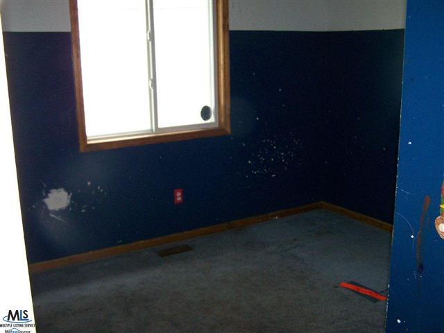 9327 Maple Street Algonac, MI 48001 - Photo 12 of 12 31109355-11.JPG