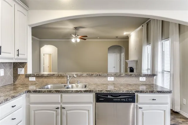 $345,000 | 221 Wolf Drive, Forney, TX 75126