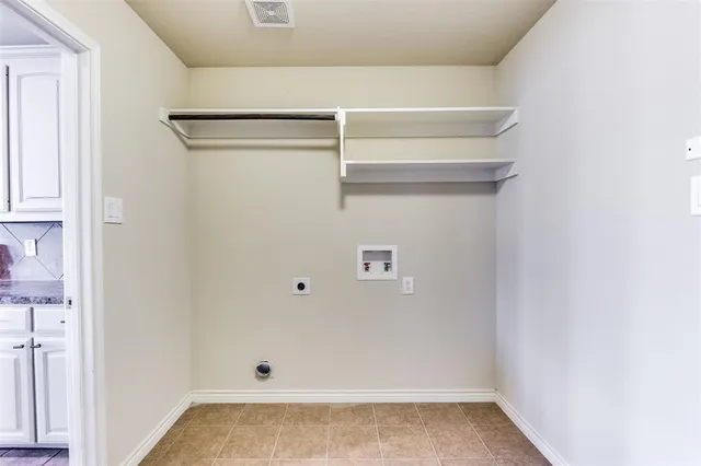 $345,000 | 221 Wolf Drive, Forney, TX 75126