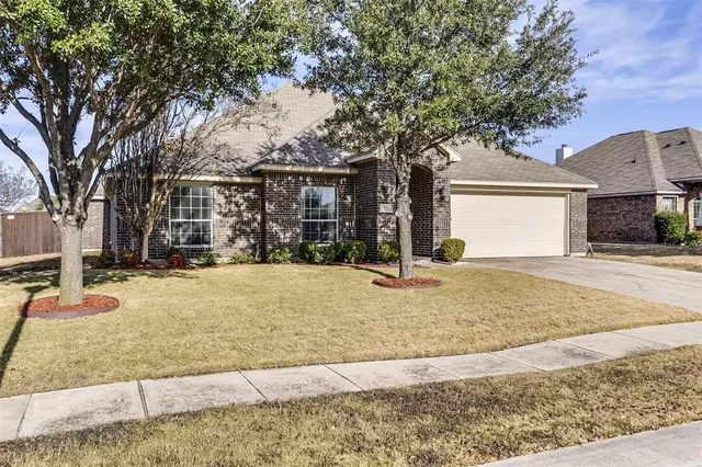 $345,000 | 221 Wolf Drive, Forney, TX 75126