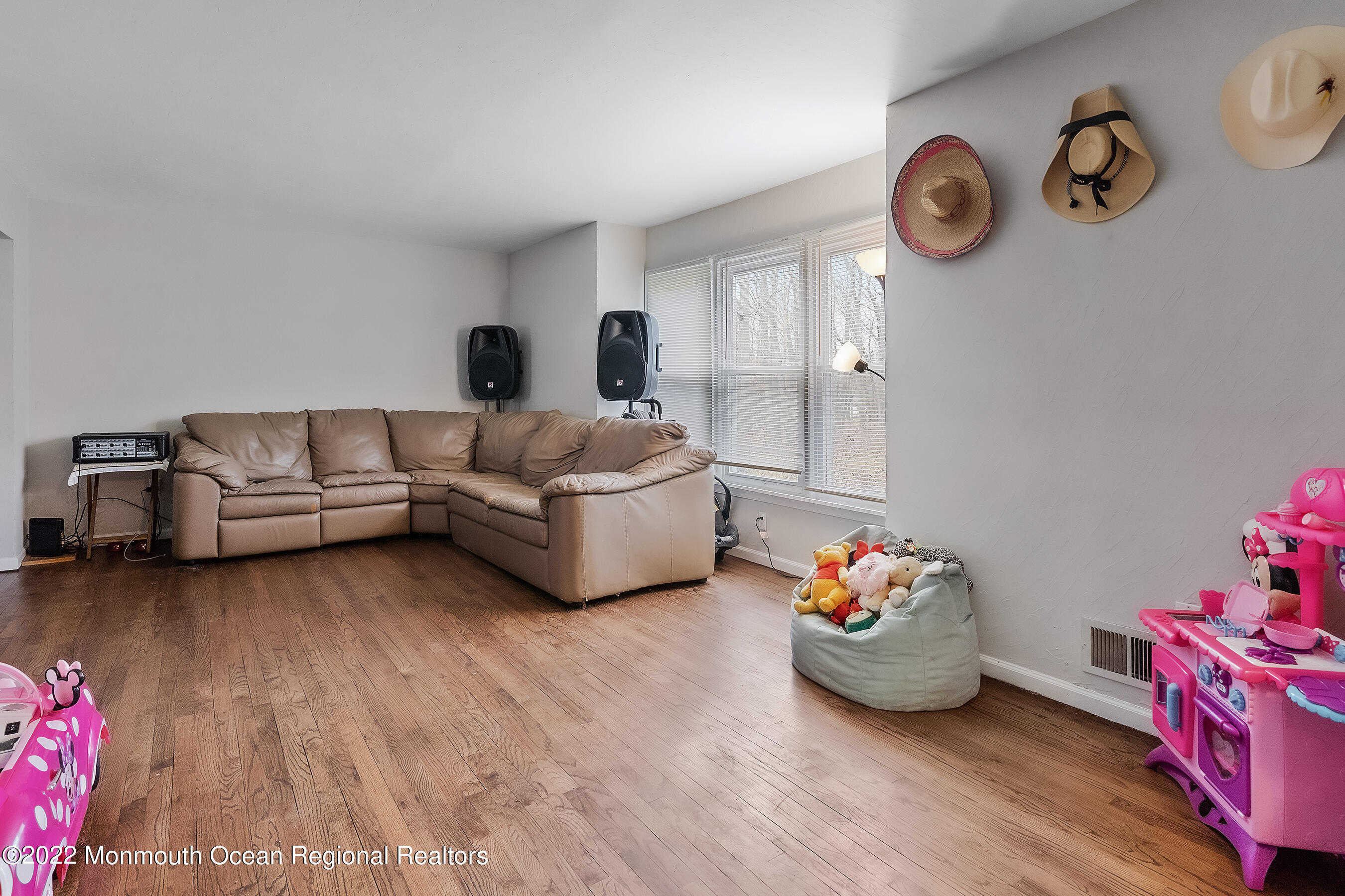 203 Bartley Road Jackson, NJ 08527 - Photo 14 of 30 Living