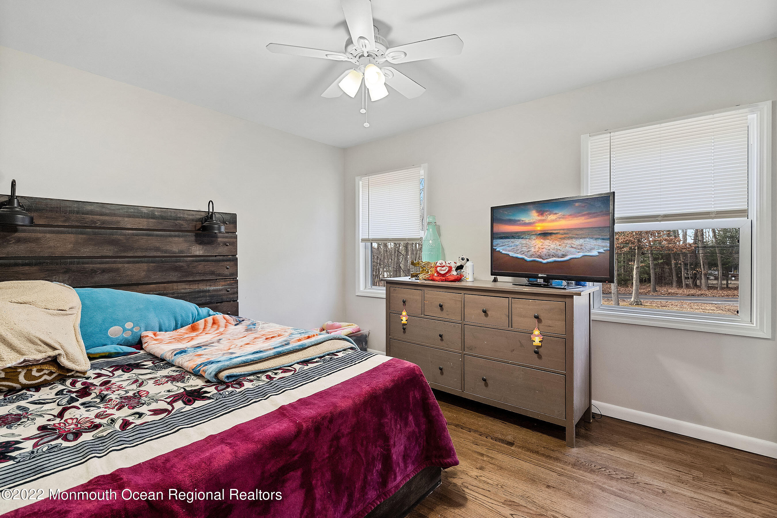 203 Bartley Road Jackson, NJ 08527 - Photo 17 of 30 Bedroom1 TV