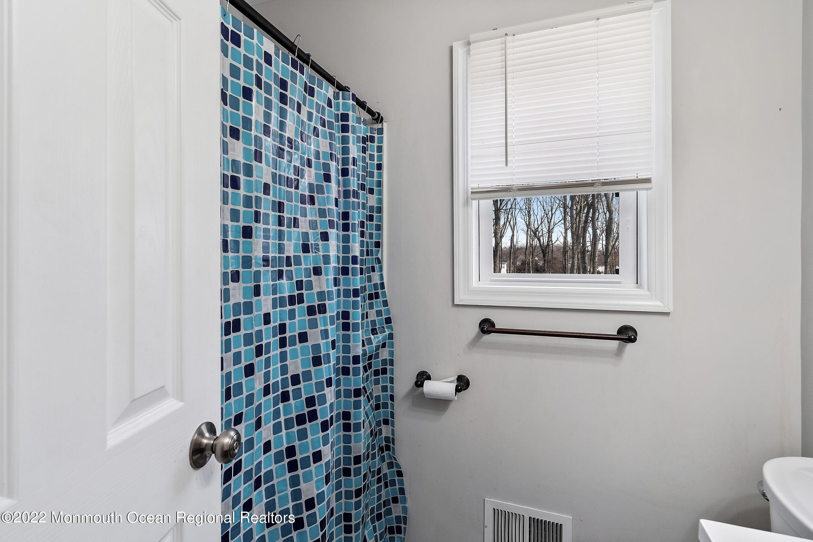 203 Bartley Road Jackson, NJ 08527 - Photo 23 of 30 Lavatory2a