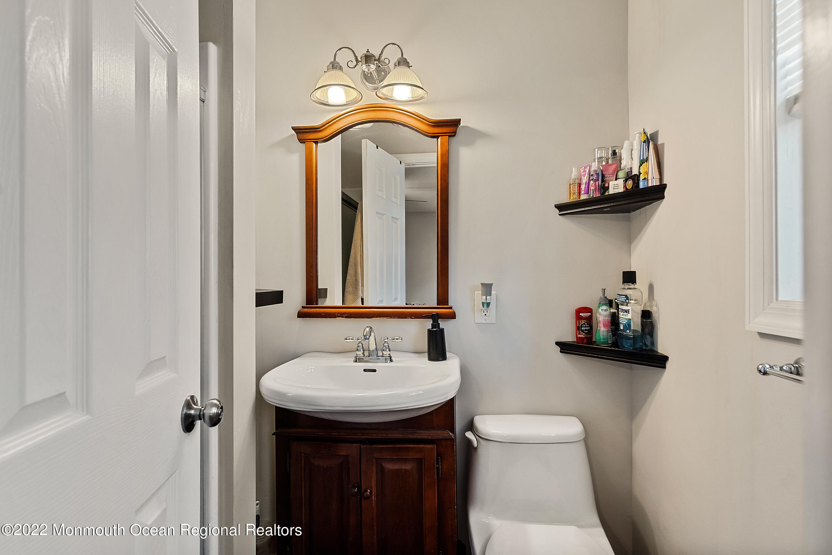 203 Bartley Road Jackson, NJ 08527 - Photo 24 of 30 Lavatory3