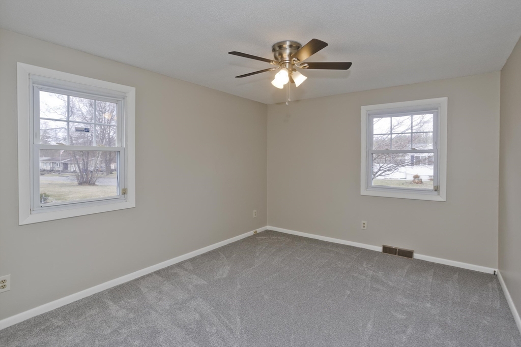 75 Penncastle Street Springfield, MA 01129 - Photo 12 of 40