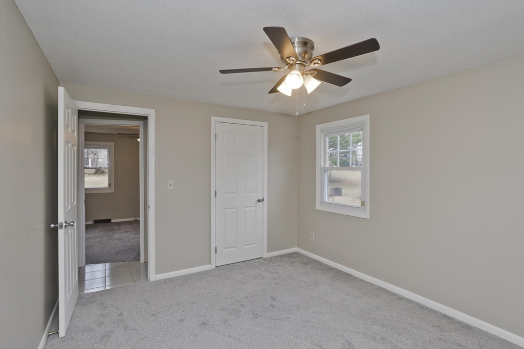 75 Penncastle Street Springfield, MA 01129 - Photo 13 of 40