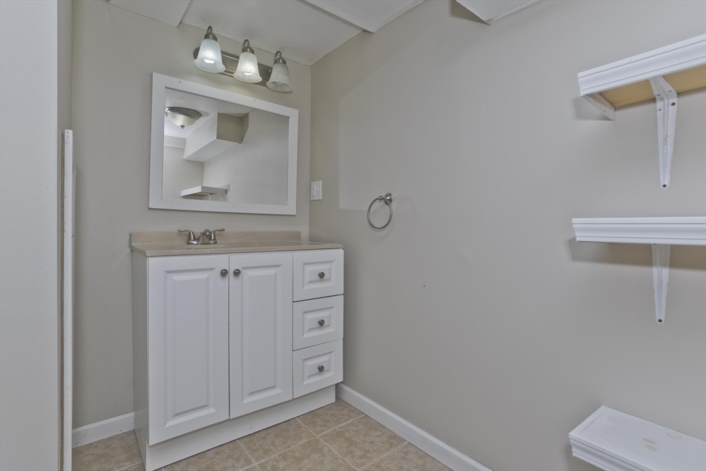 75 Penncastle Street Springfield, MA 01129 - Photo 20 of 40