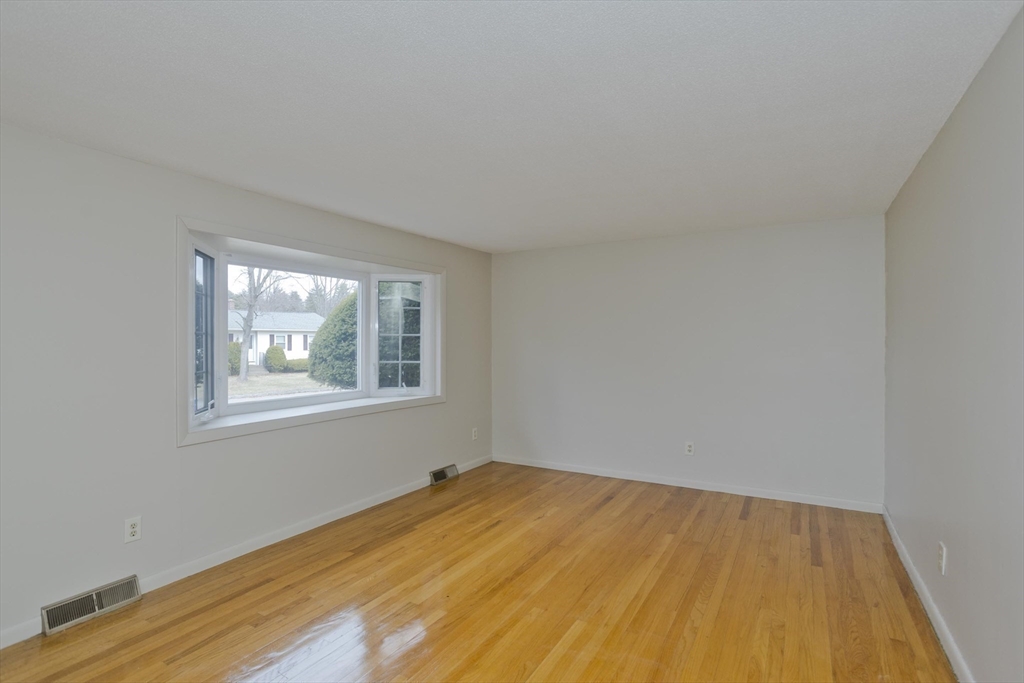 75 Penncastle Street Springfield, MA 01129 - Photo 25 of 40