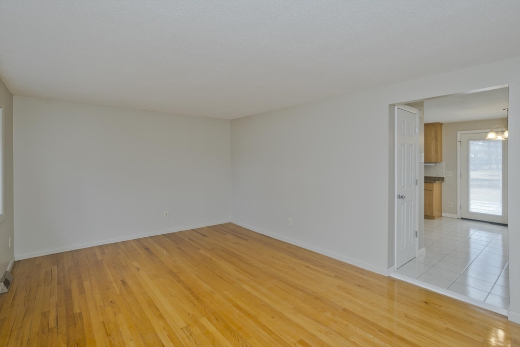 75 Penncastle Street Springfield, MA 01129 - Photo 26 of 40