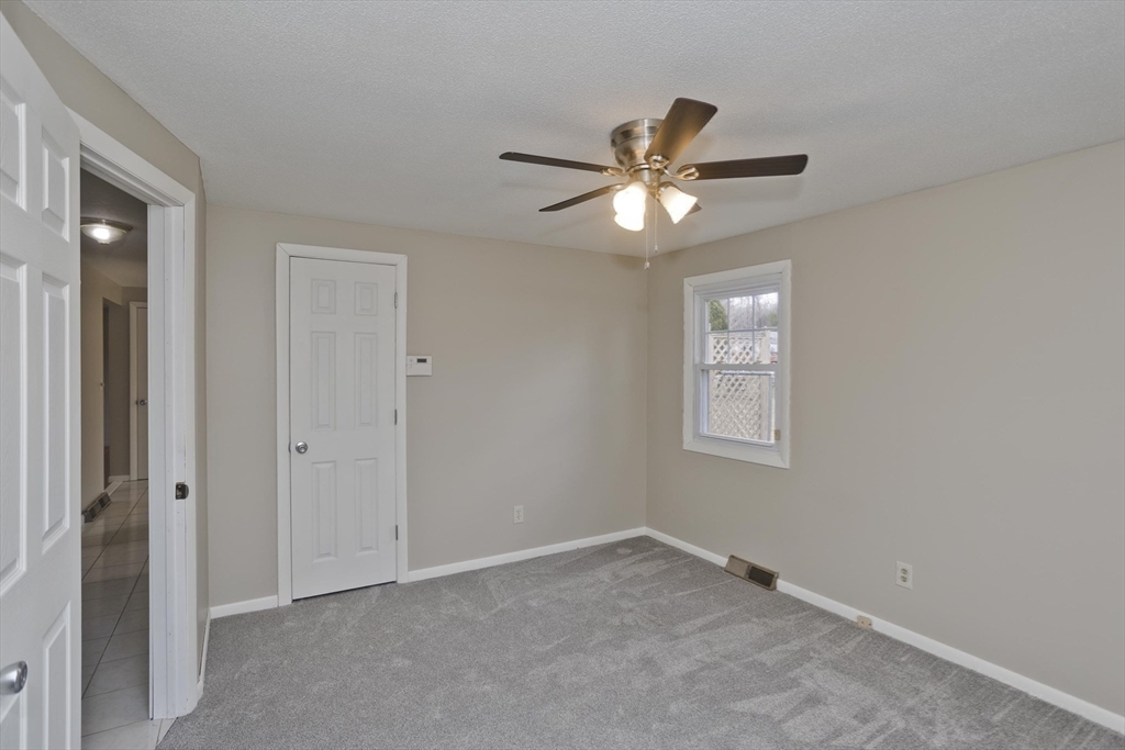 75 Penncastle Street Springfield, MA 01129 - Photo 28 of 40