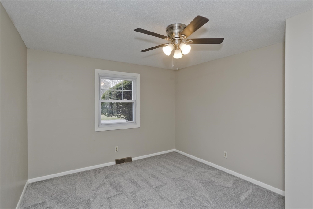 75 Penncastle Street Springfield, MA 01129 - Photo 30 of 40