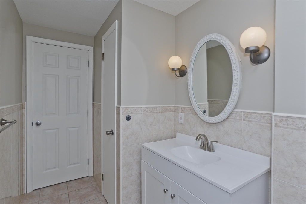 75 Penncastle Street Springfield, MA 01129 - Photo 31 of 40