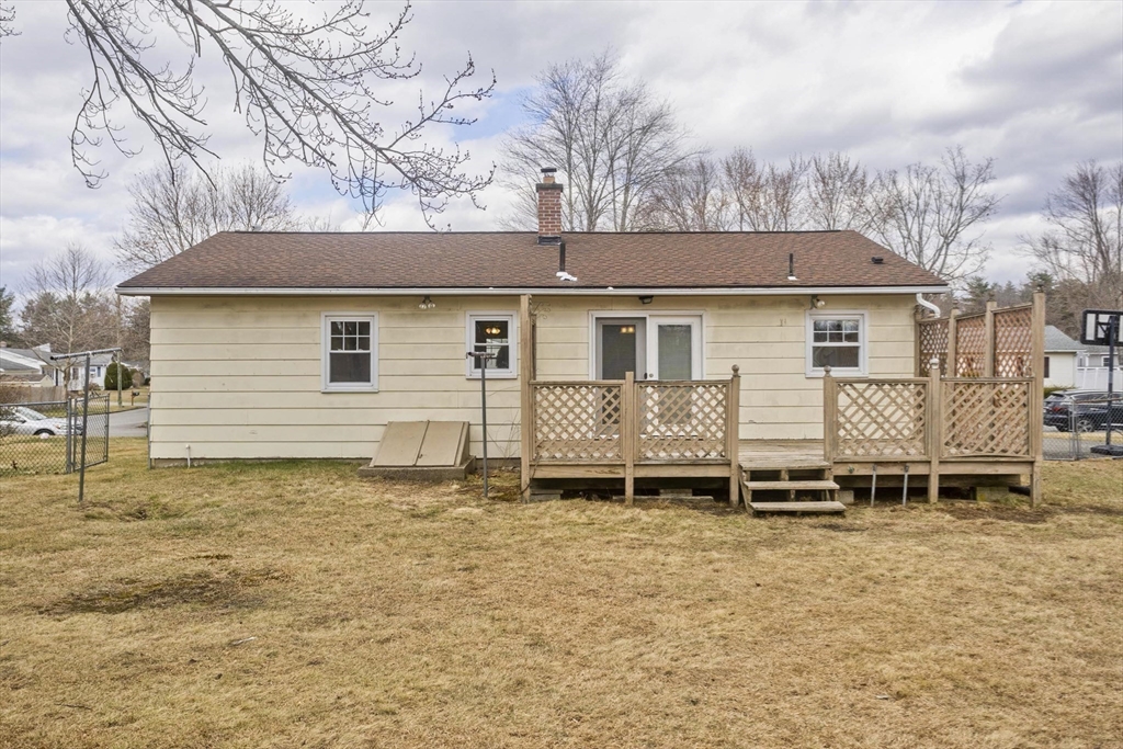 75 Penncastle Street Springfield, MA 01129 - Photo 37 of 40
