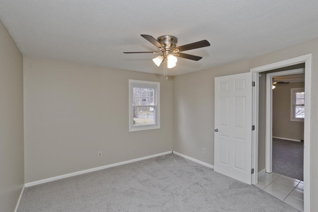 75 Penncastle Street Springfield, MA 01129 - Photo 8 of 40