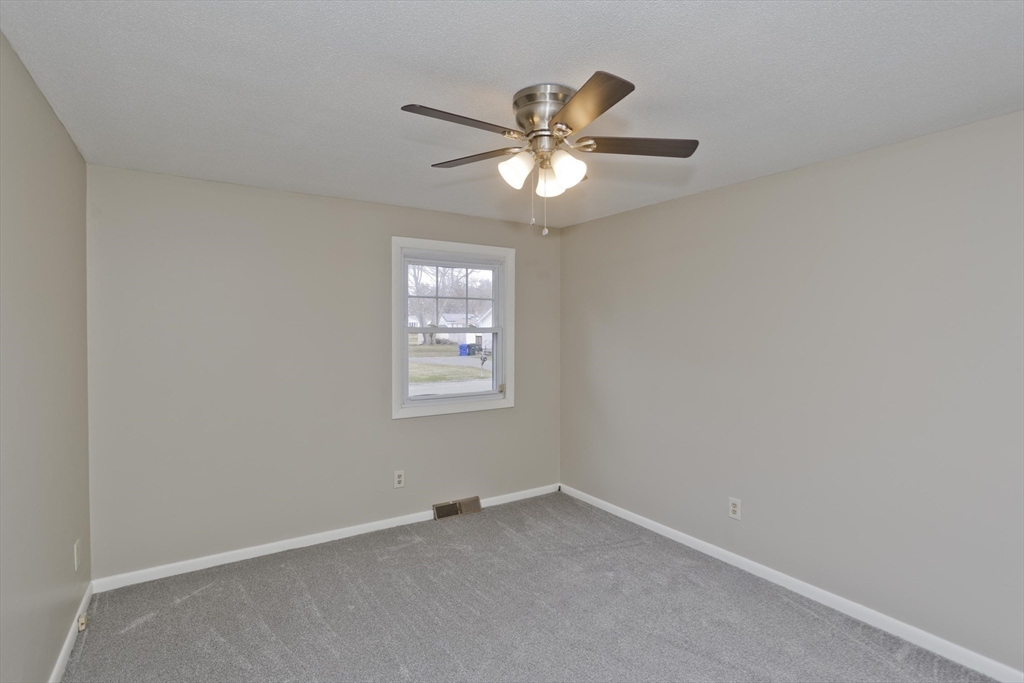 75 Penncastle Street Springfield, MA 01129 - Photo 10 of 40