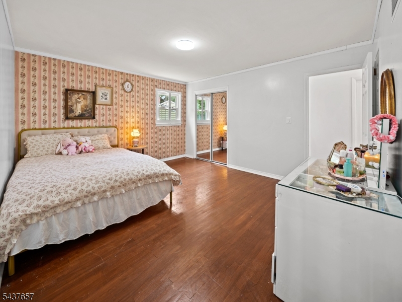 17 Ravine Court Clifton, NJ 07013 - Photo 20 of 46