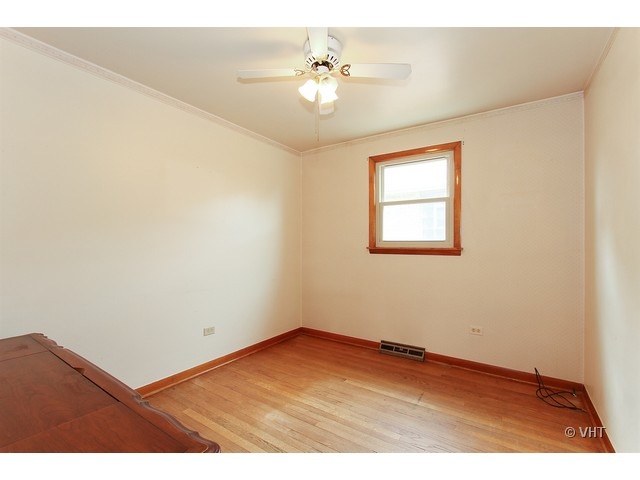 8533 Massasoit Avenue Burbank, IL 60459 - Photo 7 of 10