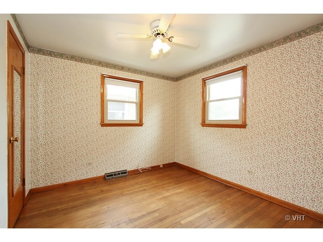 8533 Massasoit Avenue Burbank, IL 60459 - Photo 8 of 10