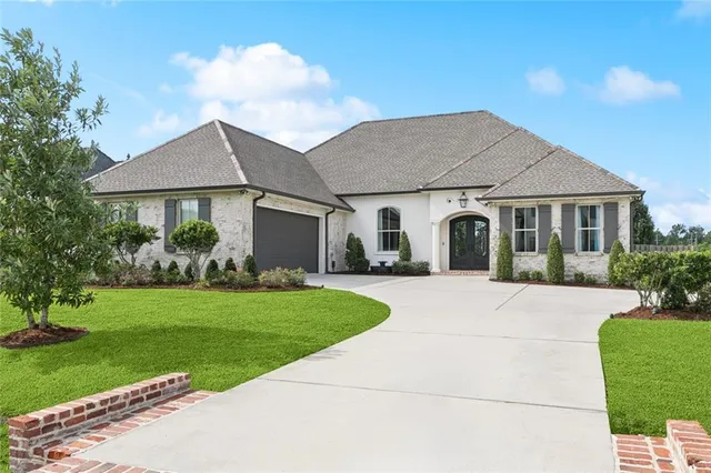 $775,000 | 130 Bald Eagle Drive, Belle Chasse, LA 70037