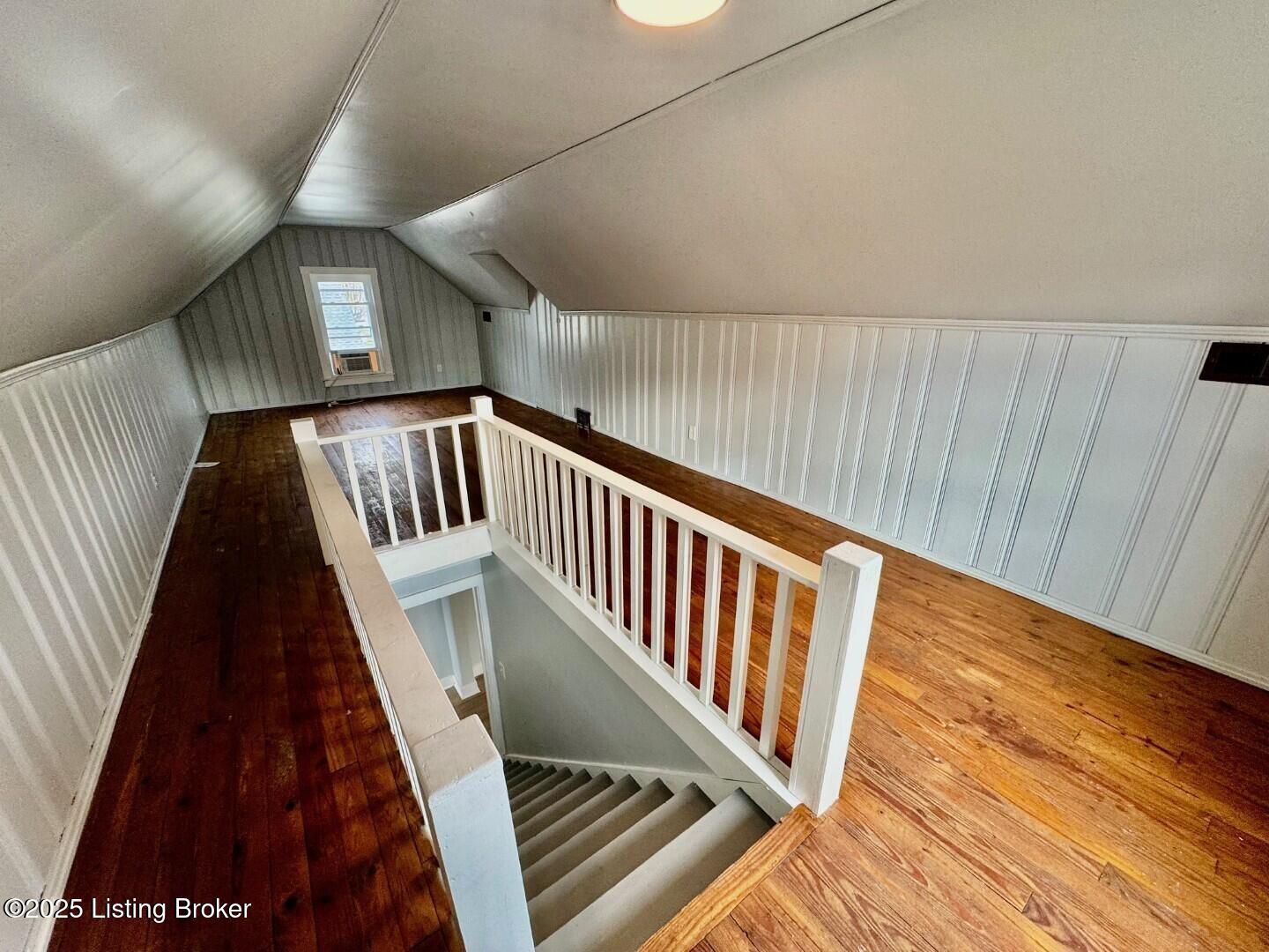 314 Covington Avenue Springfield, KY 40069 - Photo 17 of 26 017_Loft Bedroom