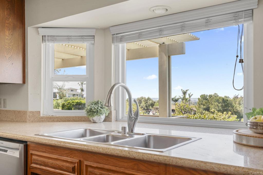 3198 Blackwell Drive Vista, CA 92084 - Photo 16 of 72