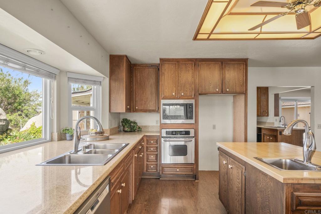 3198 Blackwell Drive Vista, CA 92084 - Photo 19 of 72