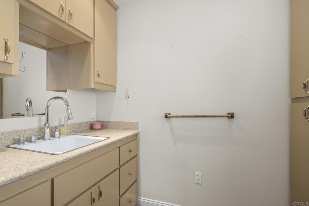 3198 Blackwell Drive Vista, CA 92084 - Photo 25 of 72