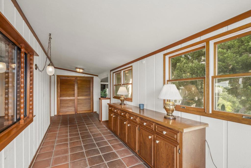 3198 Blackwell Drive Vista, CA 92084 - Photo 7 of 72