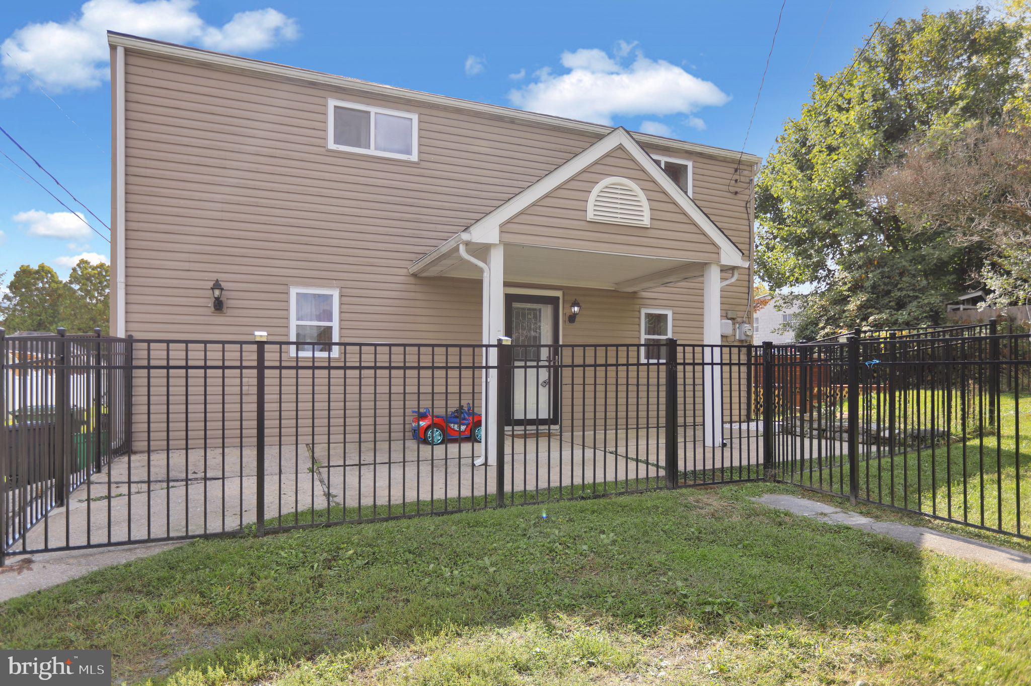 1501 Logan Street Reading, PA 19607 - Photo 1 of 26