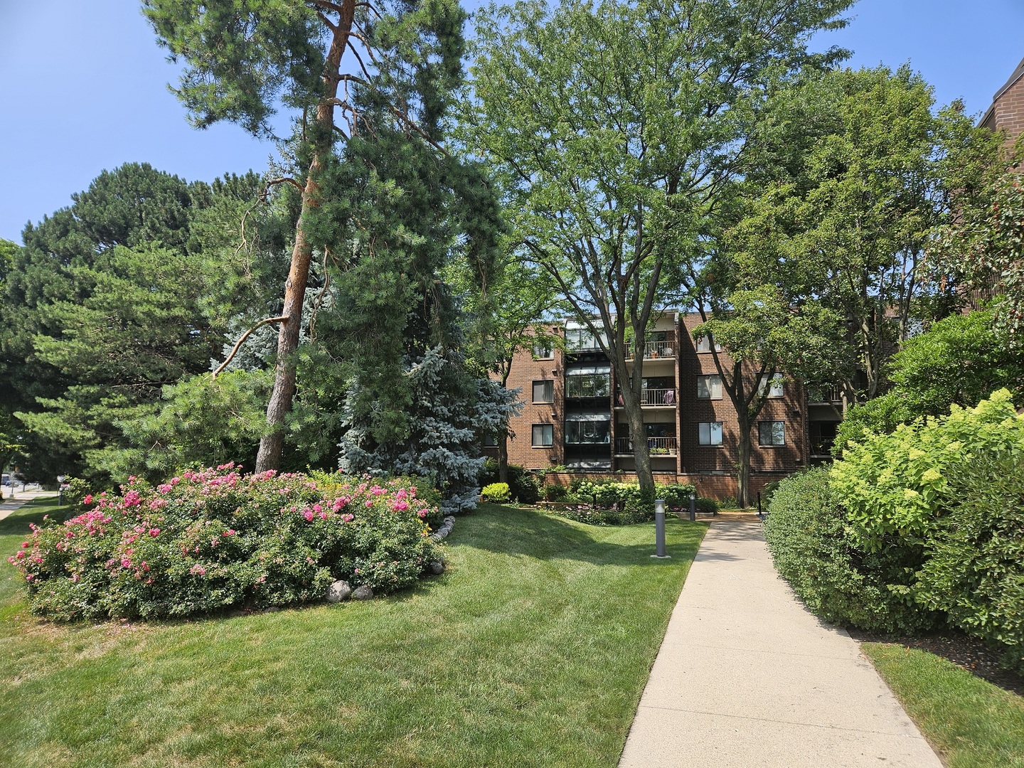 2150 Bouterse Street, Unit 403 Park Ridge, IL 60068 - Photo 8 of 24
