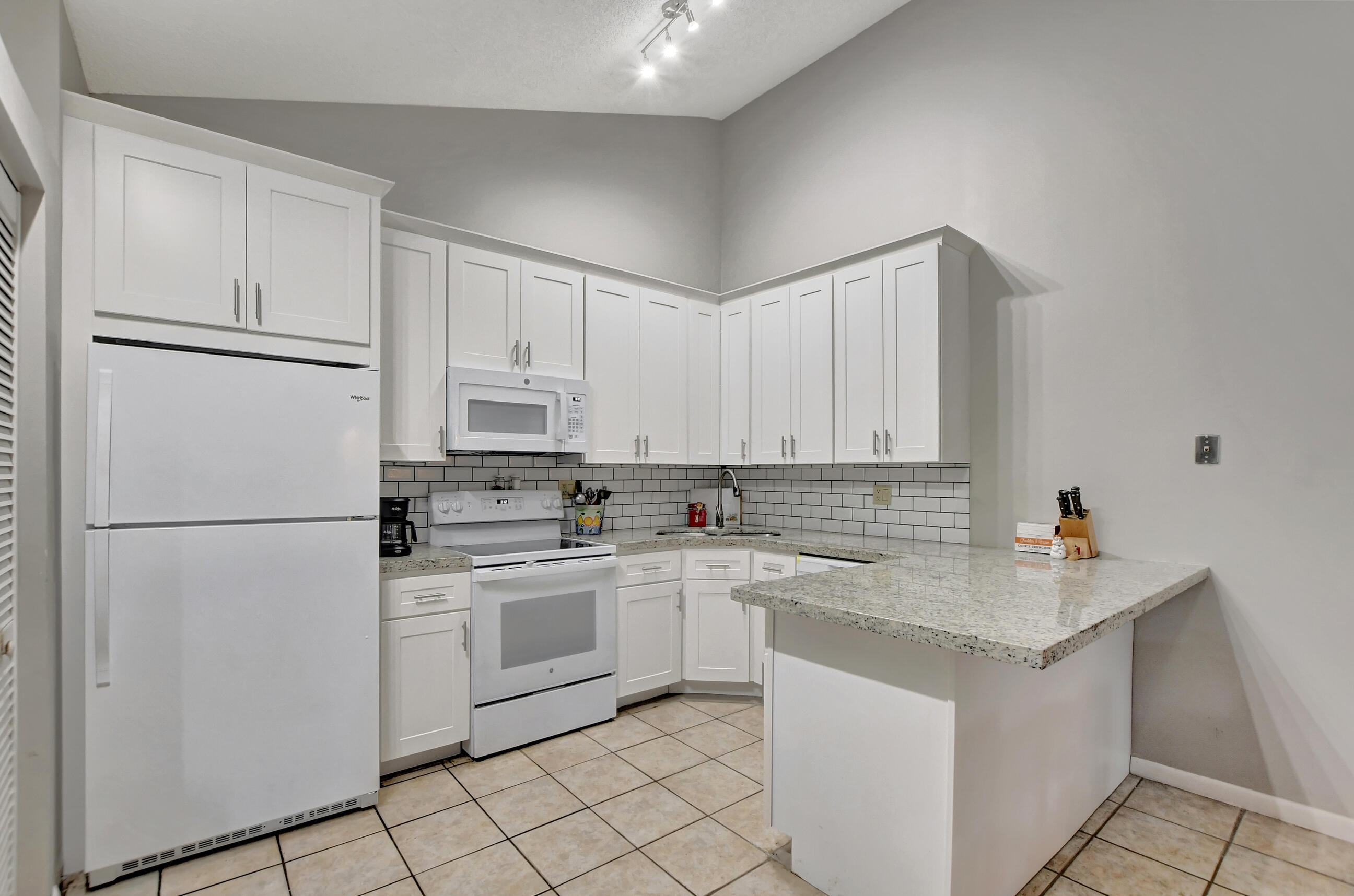 9903 Boca Gardens Trail, Unit A Boca Raton, FL 33496 - Photo 10 of 54 39_dsc_3606