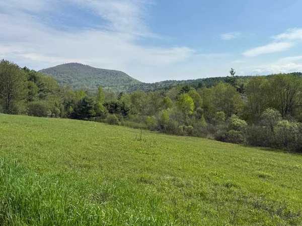 $295,000 | 17-20 Orfordville Road, Orford, NH 03777
