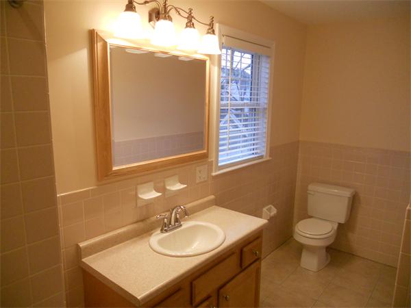 23 Charlotte Road Waltham, MA 02453 - Photo 12 of 20 Gallery Image 12