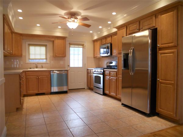 23 Charlotte Road Waltham, MA 02453 - Photo 8 of 20 Gallery Image 8