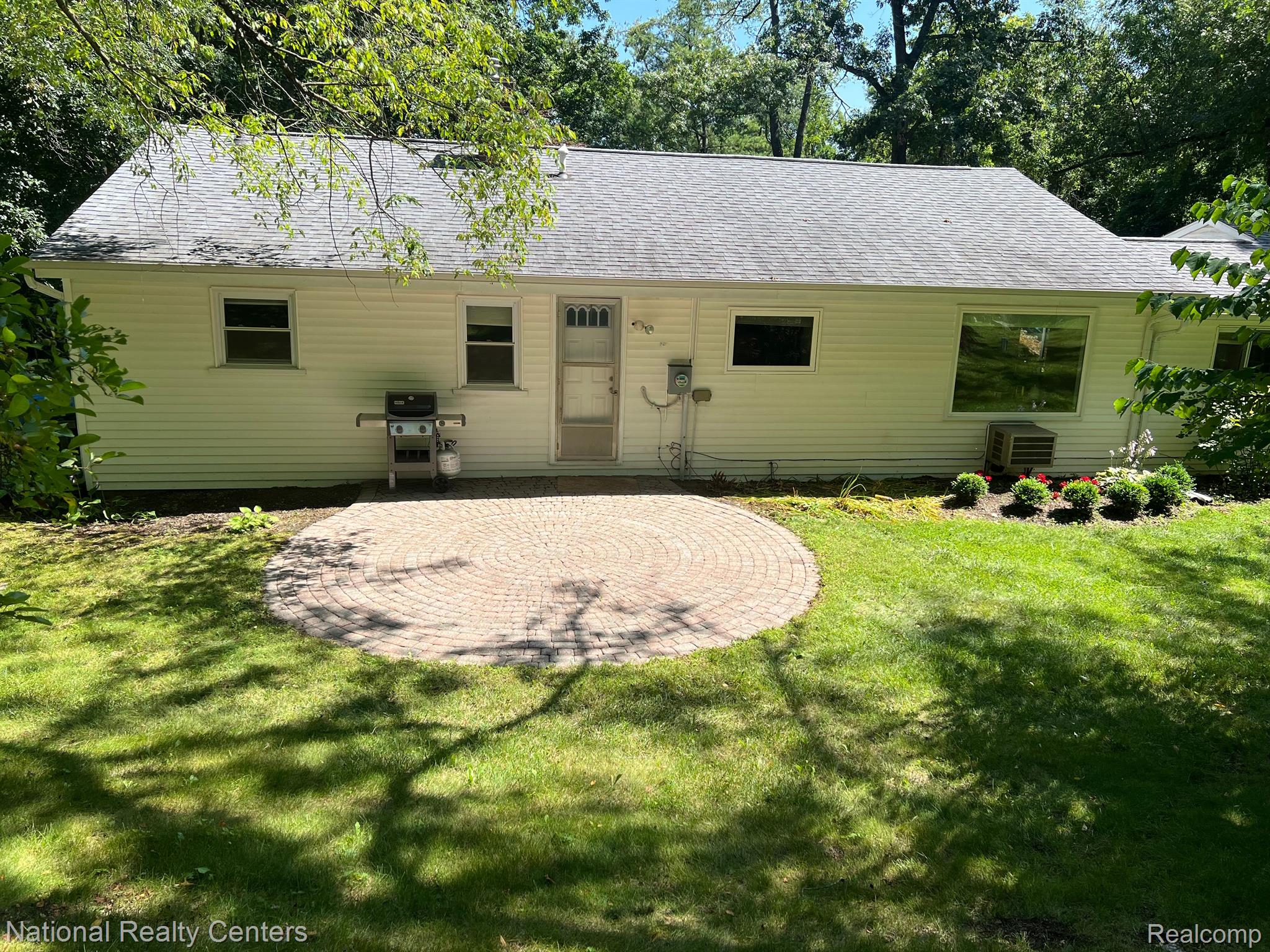 1775 Porter Road White Lake, MI 48383 - Photo 36 of 38 Gallery Image 36