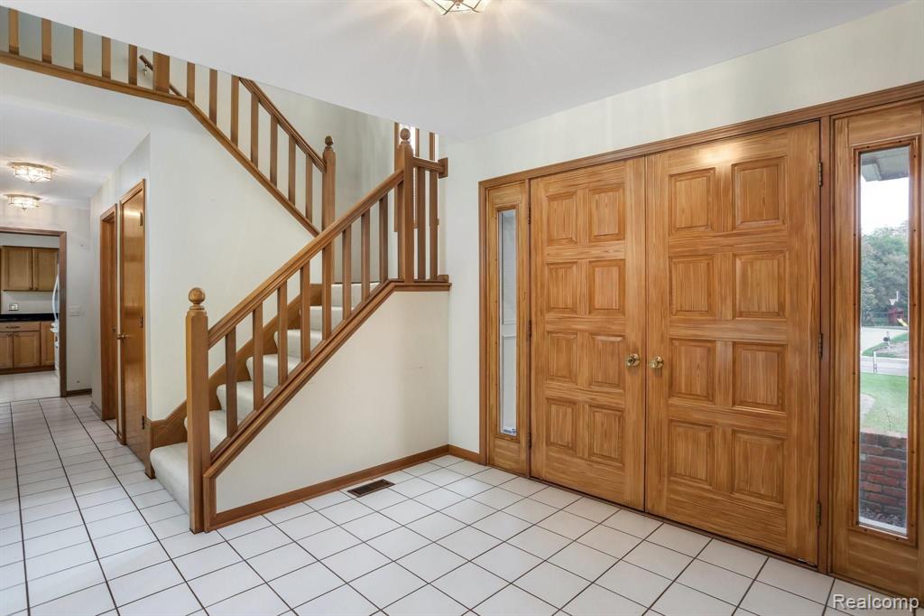 4235 Ridge Side Drive Rochester, MI 48306 - Photo 22 of 35