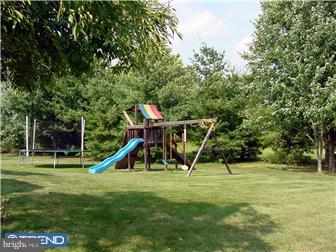 35 Devon Road Newtown, PA 18940 - Photo 3 of 12 Gallery Image 3