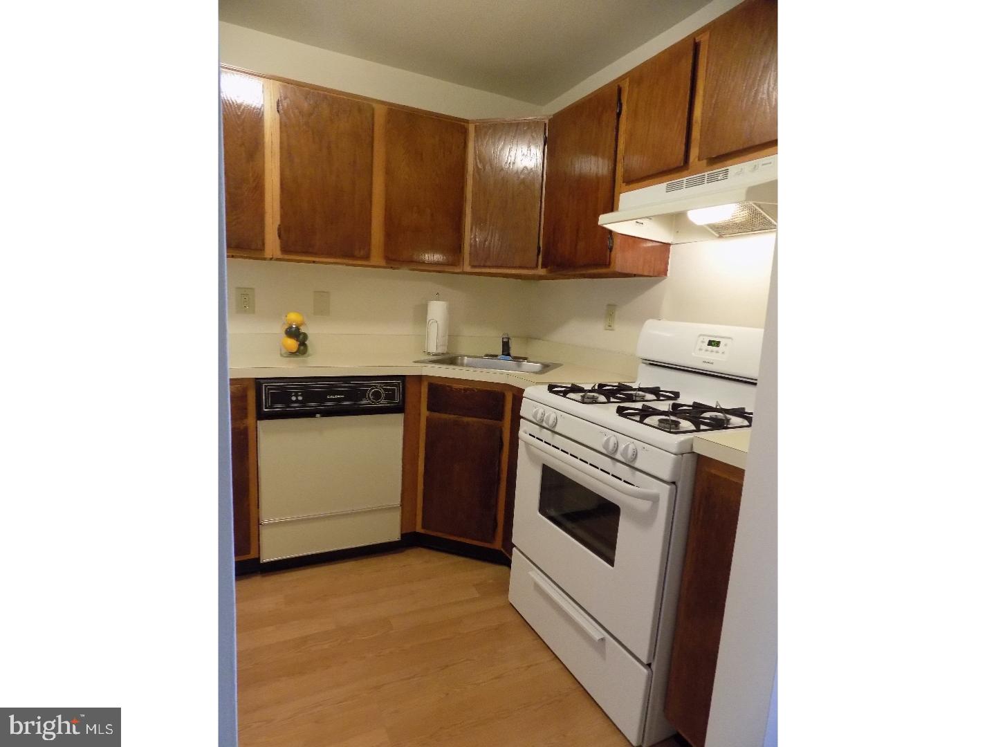 1002 Woodchip Road Lumberton, NJ 08048 - Photo 7 of 19 Kitchen