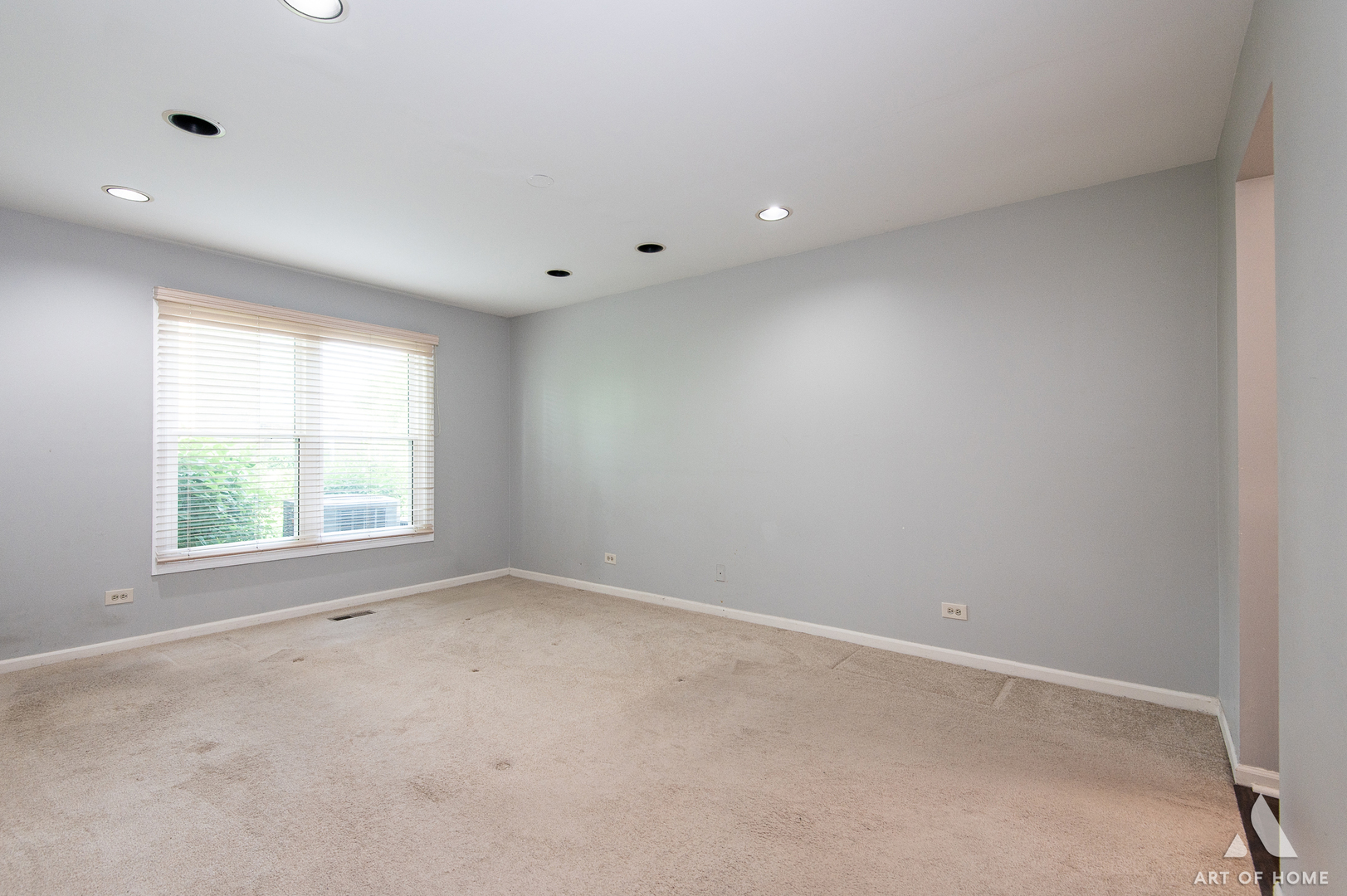 61 Willow Parkway, Unit 61 Buffalo Grove, IL 60089 - Photo 17 of 34 an empty room with windows
