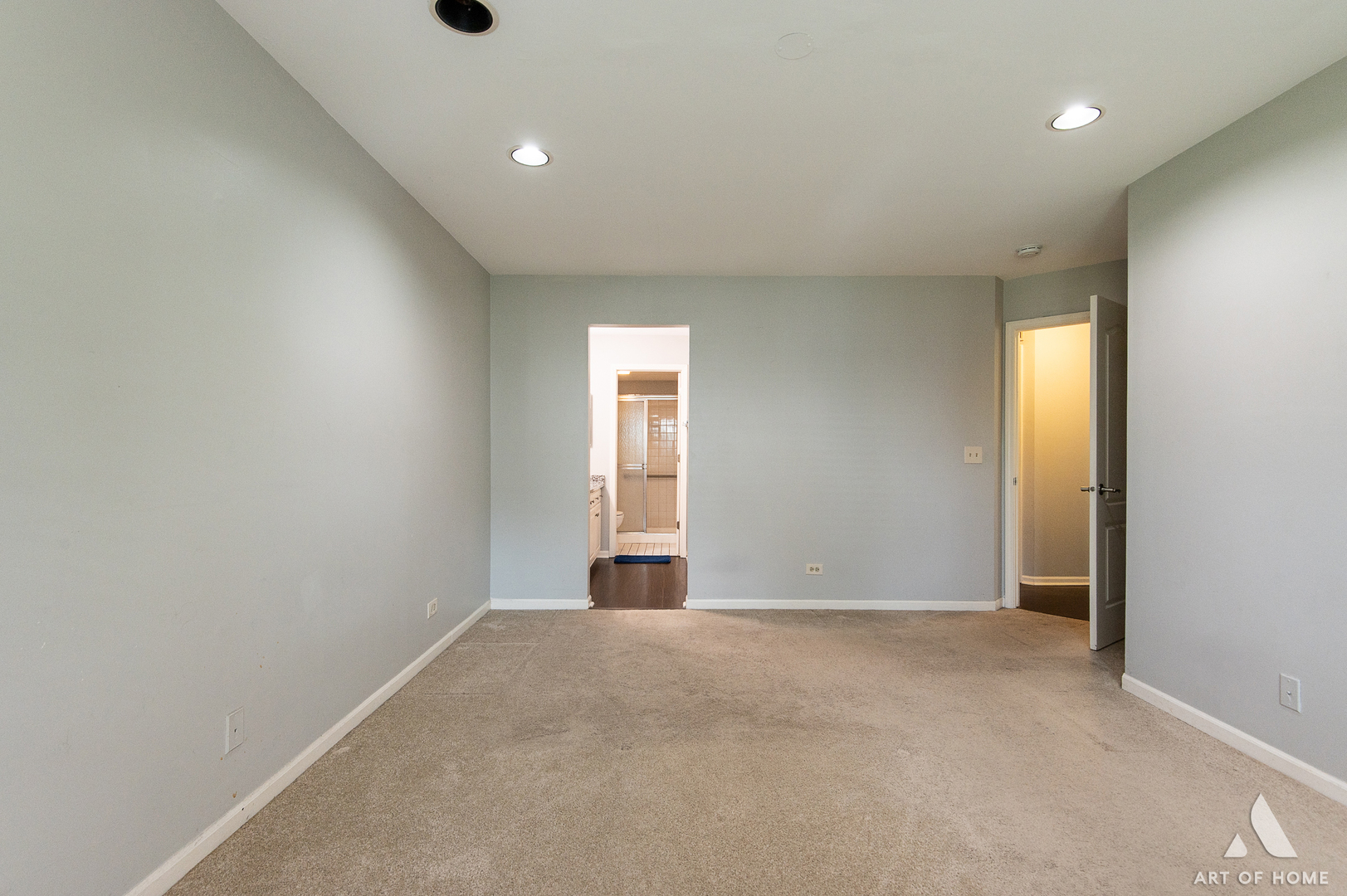61 Willow Parkway, Unit 61 Buffalo Grove, IL 60089 - Photo 18 of 34 an empty room with windows and closet