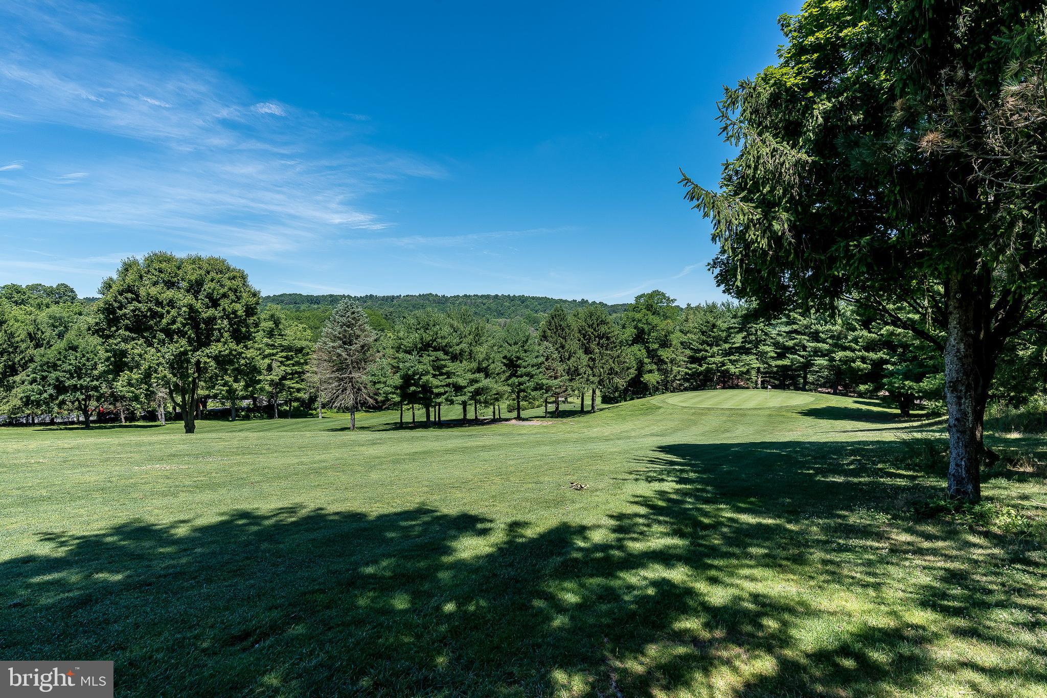 46 Tee Circle Reading, PA 19607 - Photo 4 of 26 Gallery Image 4